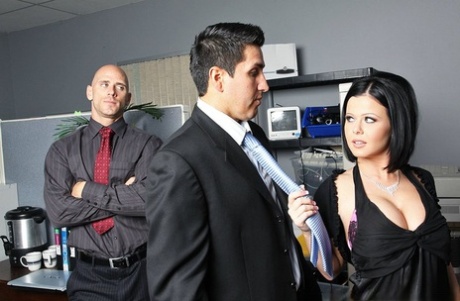 Smiley hottie with big jugs gets shafted by her well-hung office mate 30769905